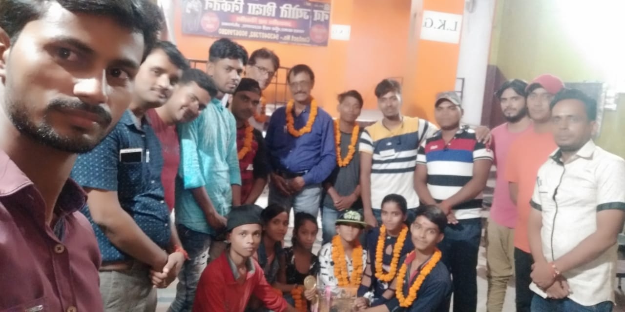 कला प्रभा संगम की पूरी टीम को किया गया सम्मानित