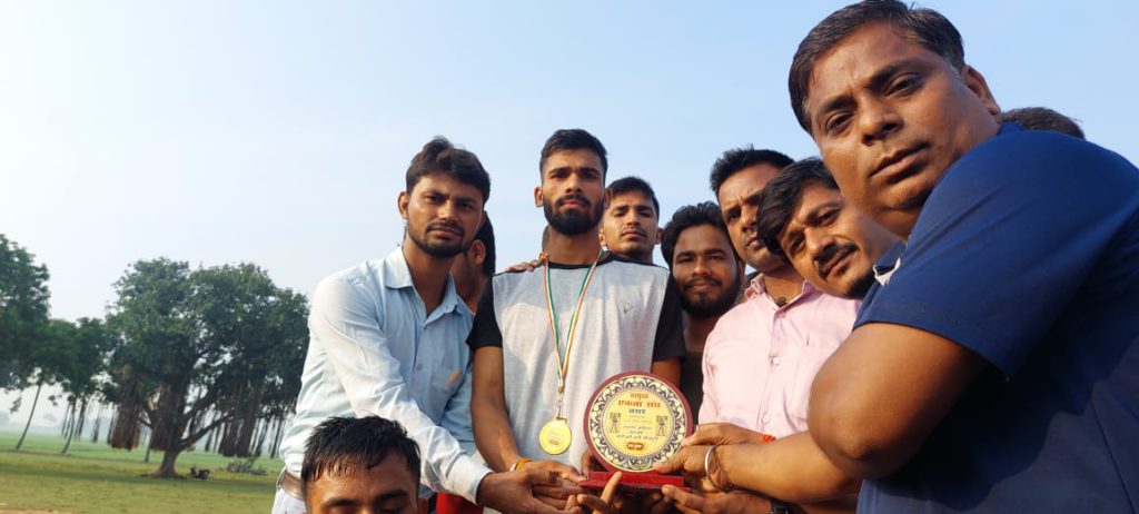 1600 मीटर की दौड़ में पप्पू बने विजेता