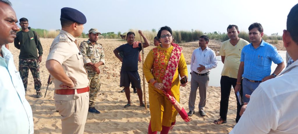 छठ की तैयारी को लेकर एसडीओ ने काली स्थान घाट का किया निरीक्षण, खतरनाक घाट को चिन्हित कर प्रतिबंधित करने का निर्देश